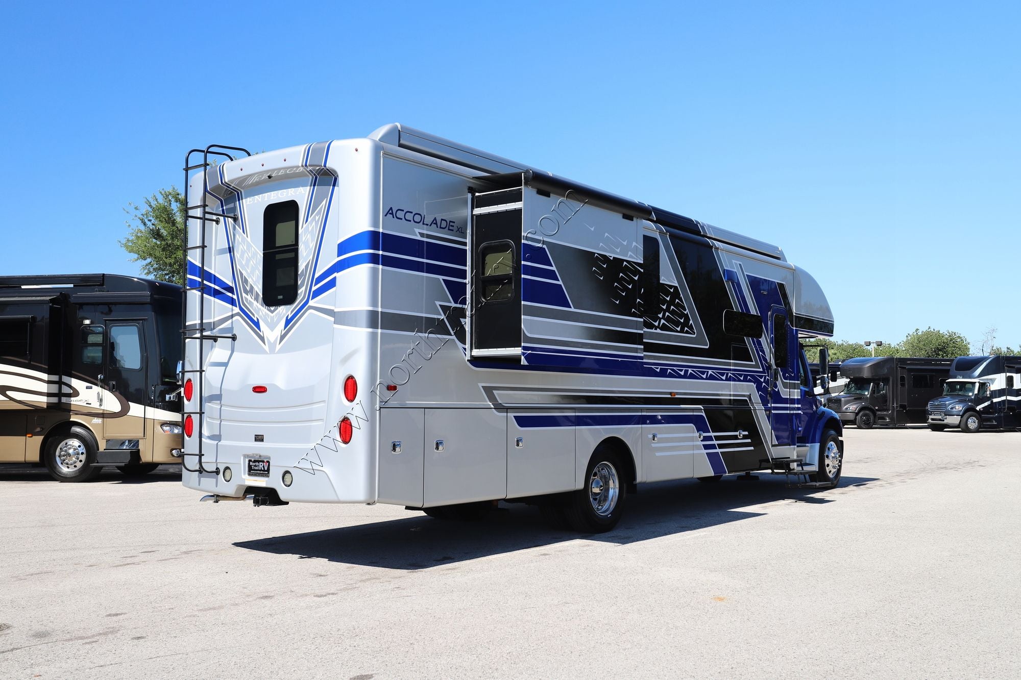 Used 2025 Entegra Accolade Xl 37K Super C  For Sale