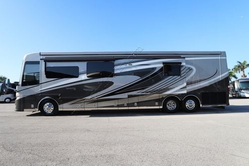 2020 Newmar London Aire 4551