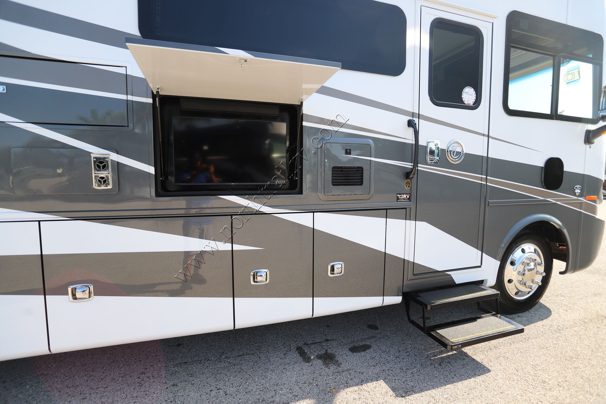 New 2026 Tiffin Motor Homes Allegro 32SA Class A  For Sale