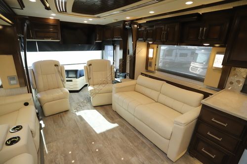 2020 Newmar London Aire 4551