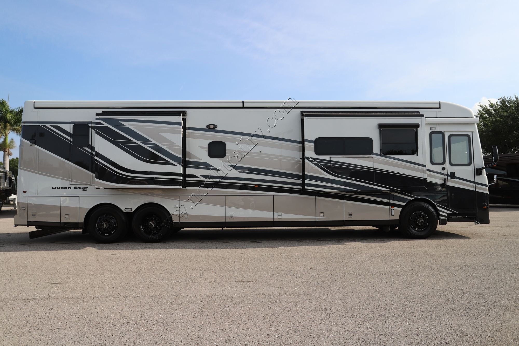New 2026 Newmar Dutch Star 4340 Class A  For Sale