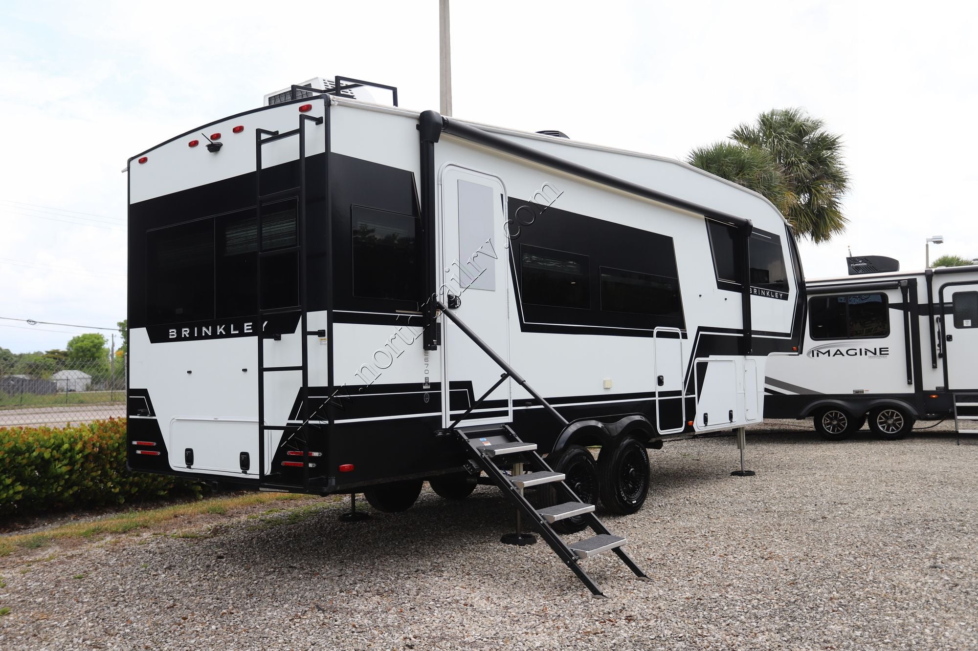 Used 2025 Brinkley Rv Z 2670 Fifth Wheel  For Sale