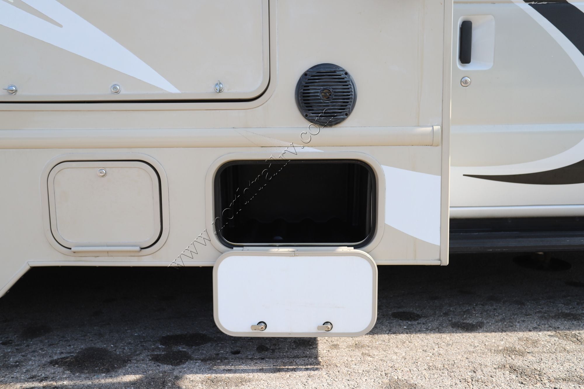 Used 2017 Thor Chateau 31W Class C  For Sale