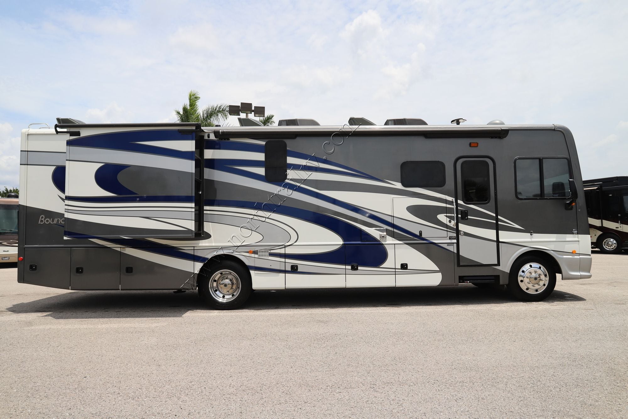 Used 2019 Fleetwood Bounder 35K Class A  For Sale