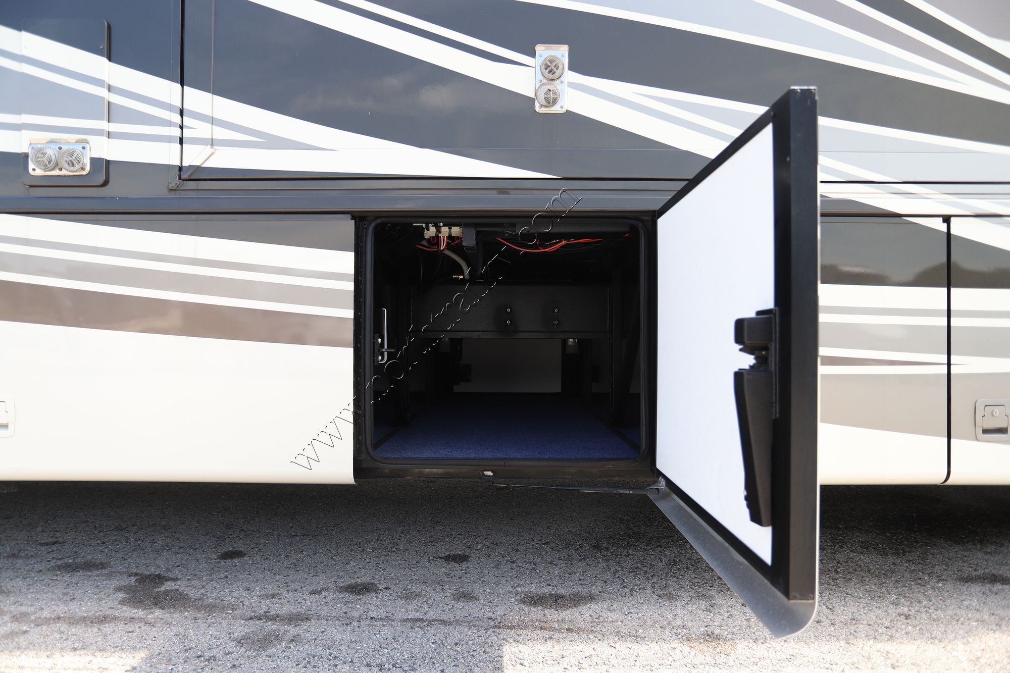 Used 2018 Newmar Ventana Le 4048 Class A  For Sale