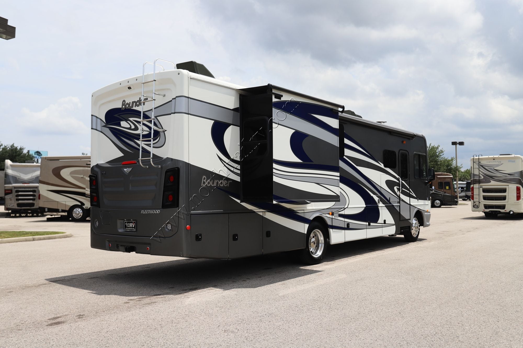Used 2019 Fleetwood Bounder 35K Class A  For Sale