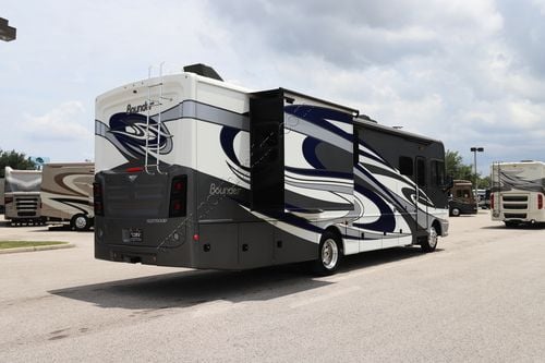2019 Fleetwood Bounder 35K
