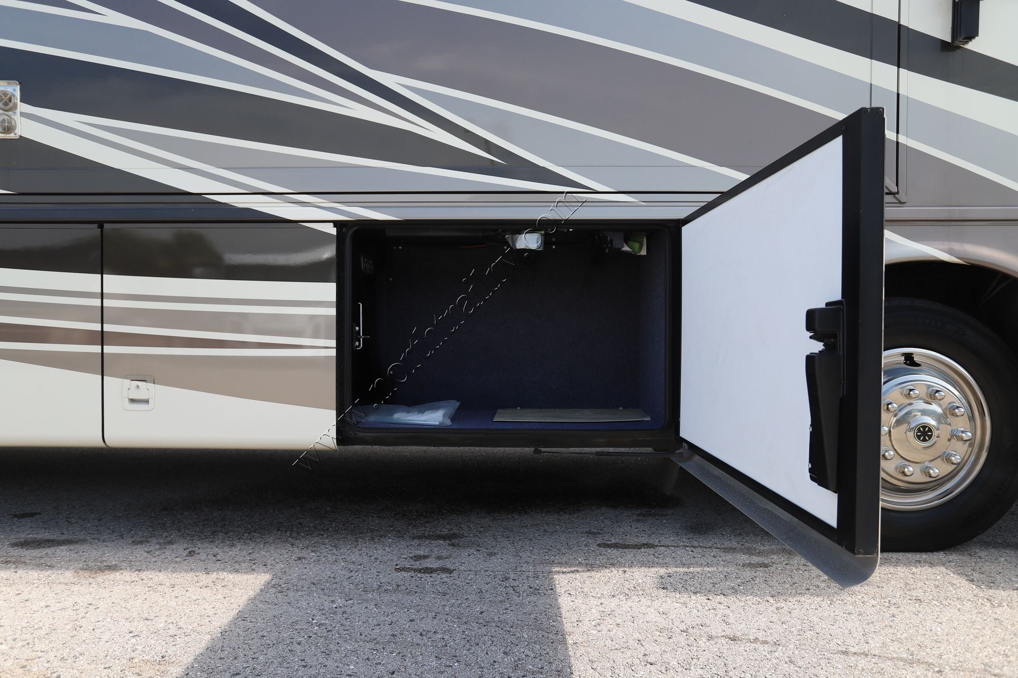 Used 2018 Newmar Ventana Le 4048 Class A  For Sale