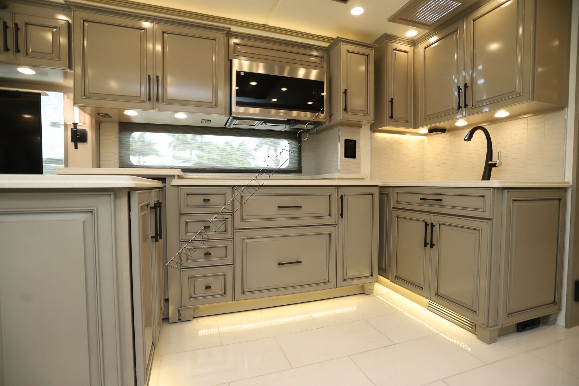 New 2027 Newmar London Aire 4569 Class A  For Sale