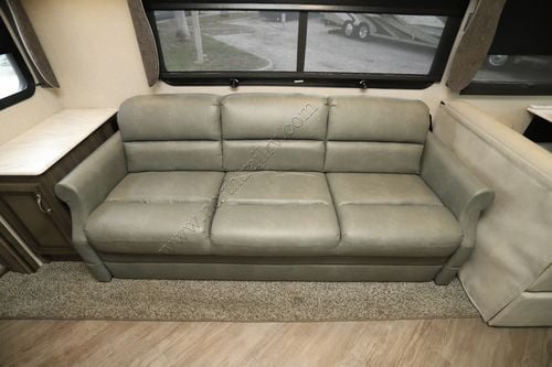 2019 Fleetwood Bounder 35K