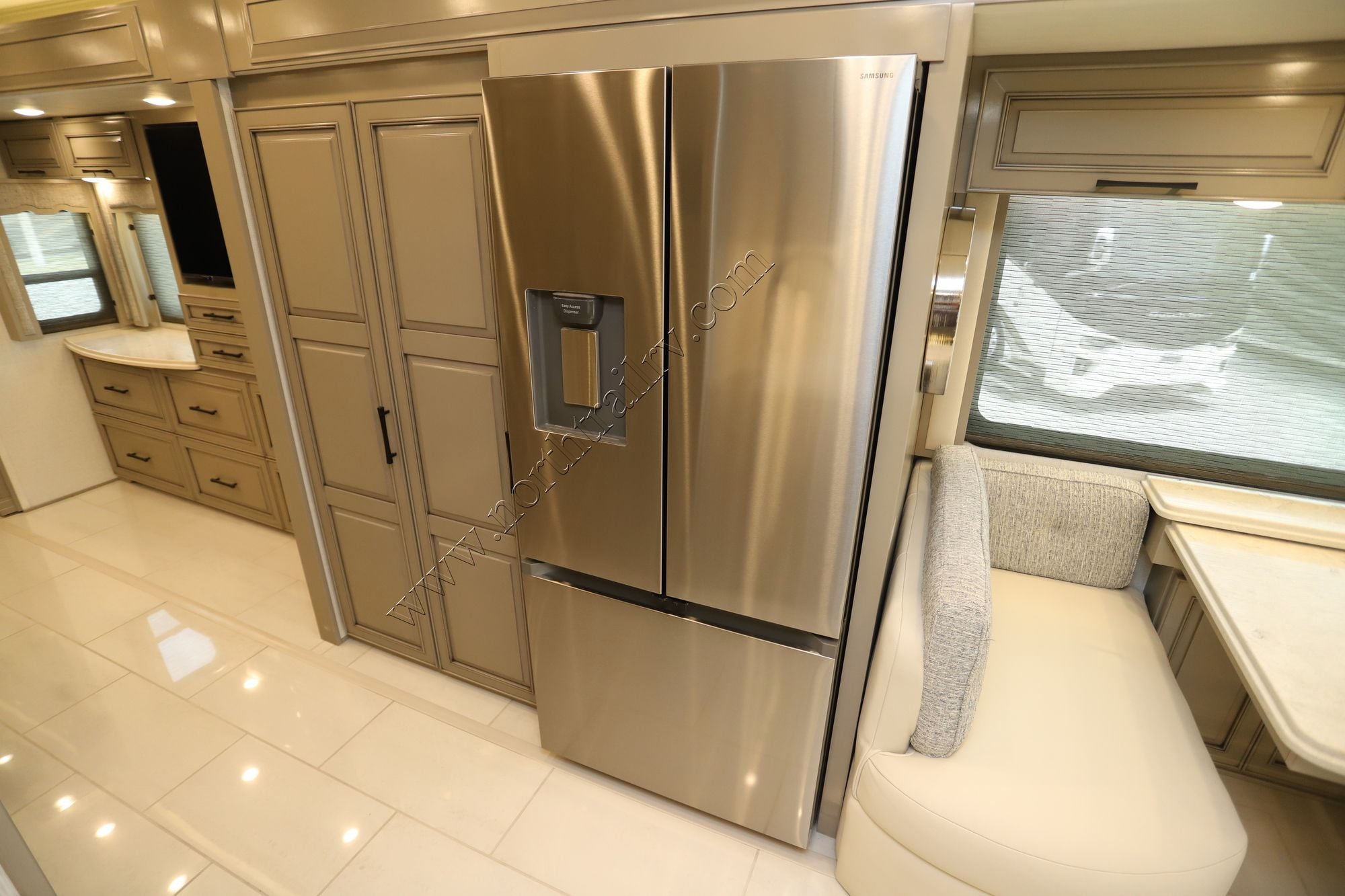 New 2027 Newmar London Aire 4569 Class A  For Sale