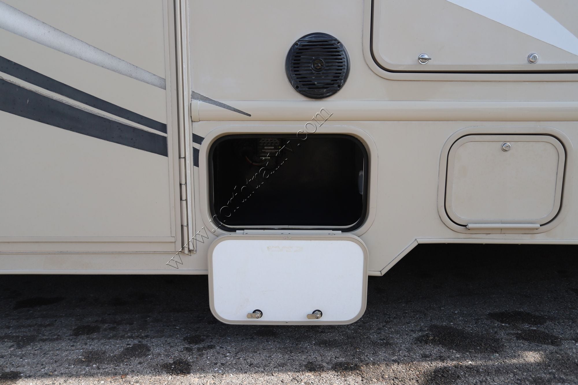 Used 2017 Thor Chateau 31W Class C  For Sale