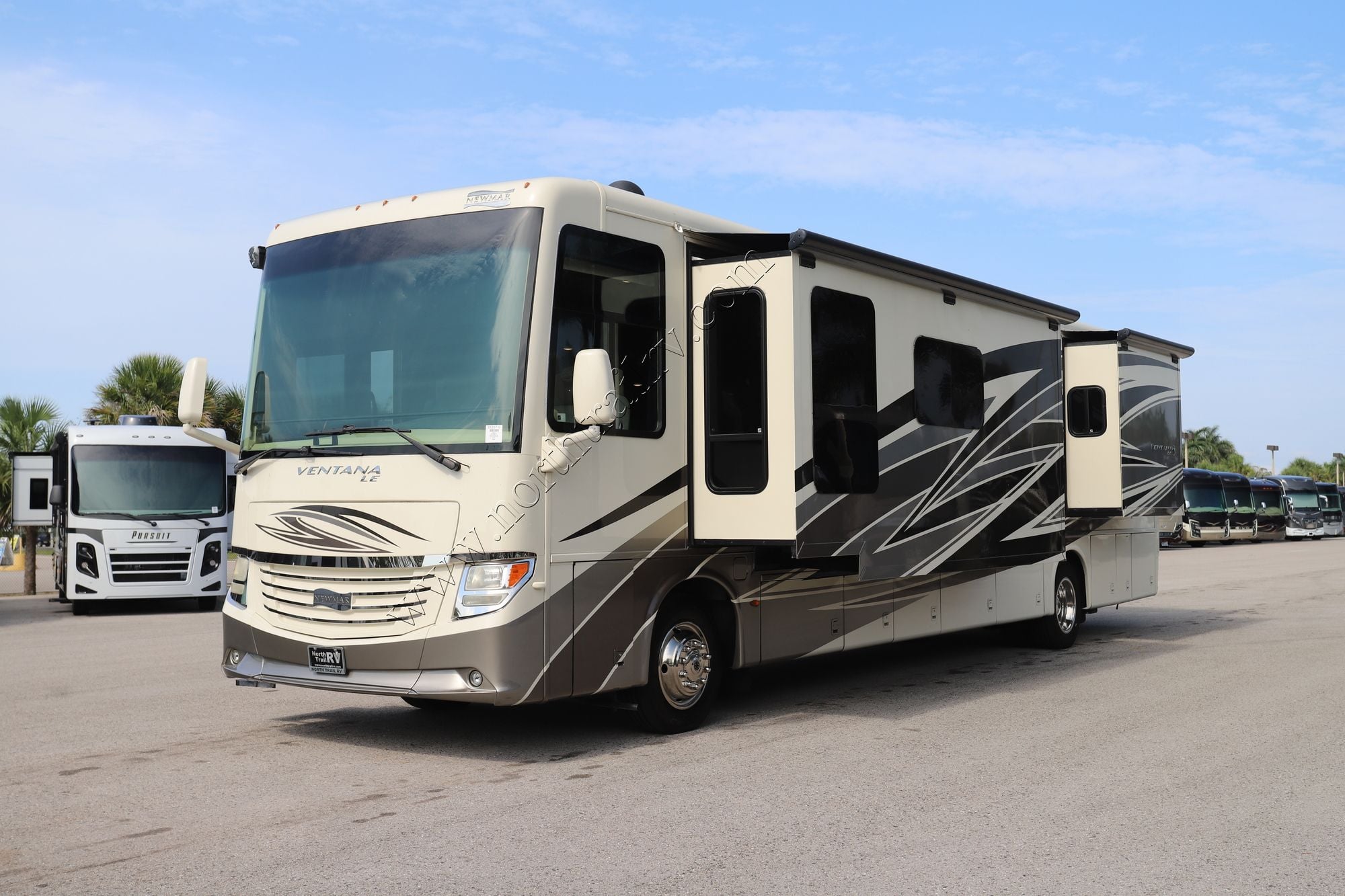 Used 2018 Newmar Ventana Le 4048 Class A  For Sale