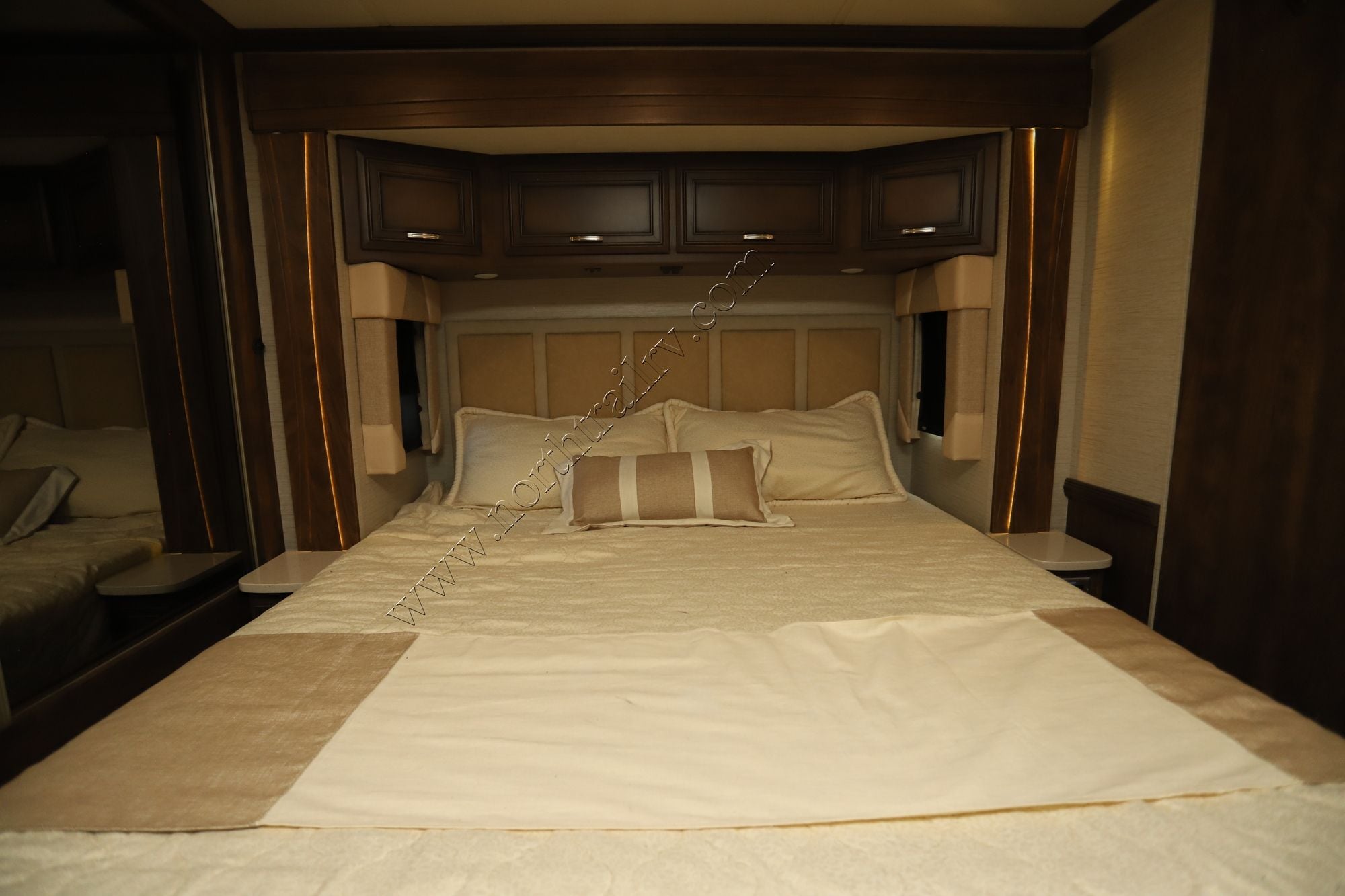 Used 2018 Newmar Ventana Le 4048 Class A  For Sale