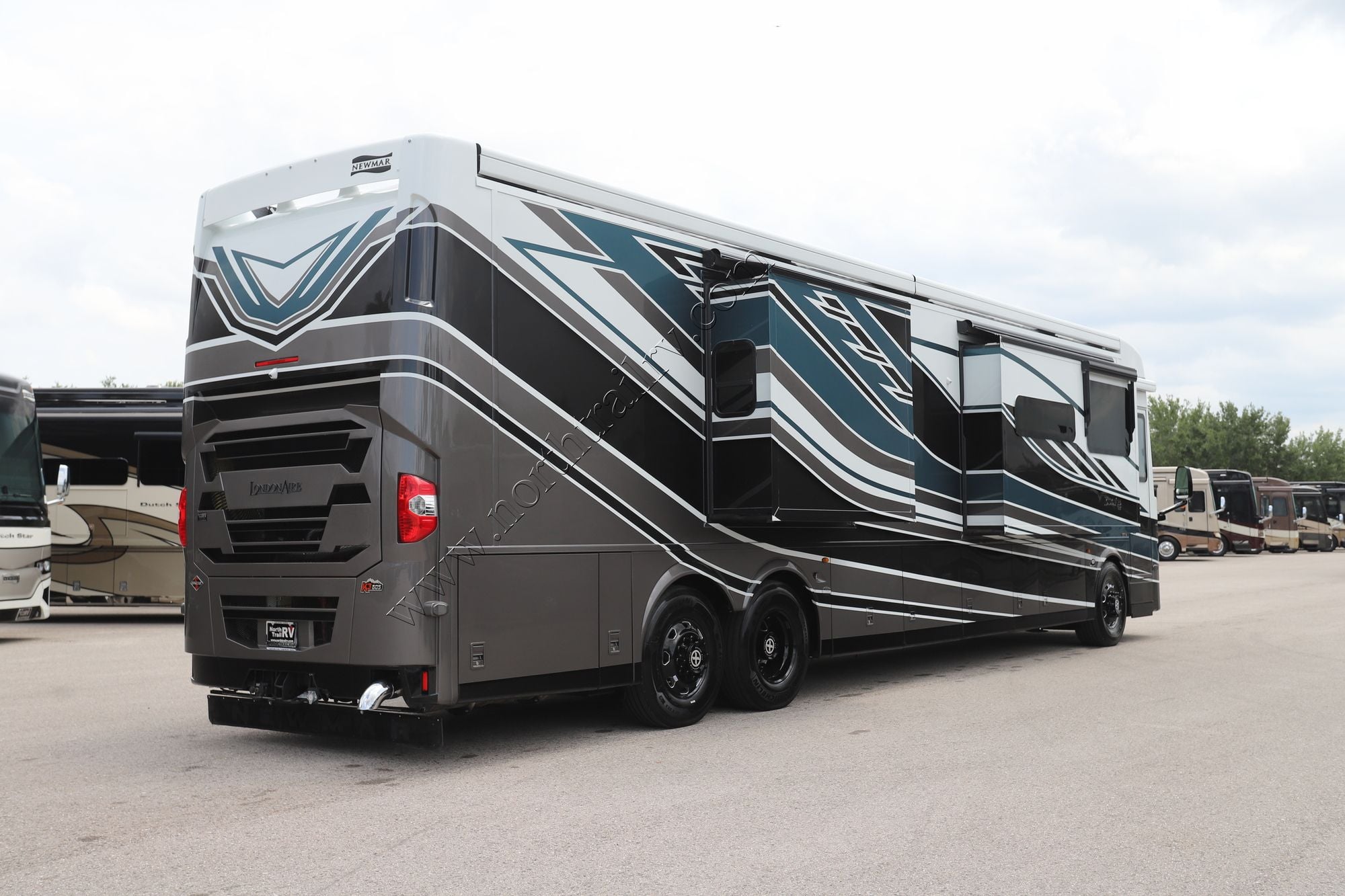 New 2027 Newmar London Aire 4569 Class A  For Sale