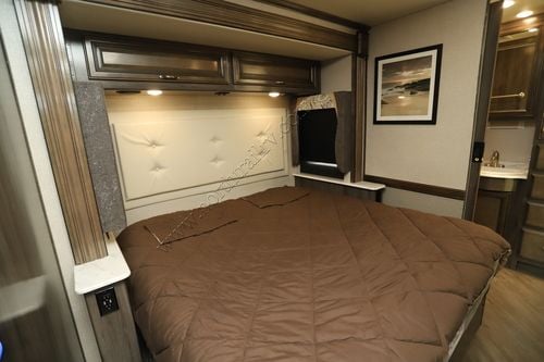 2019 Fleetwood Bounder 35K