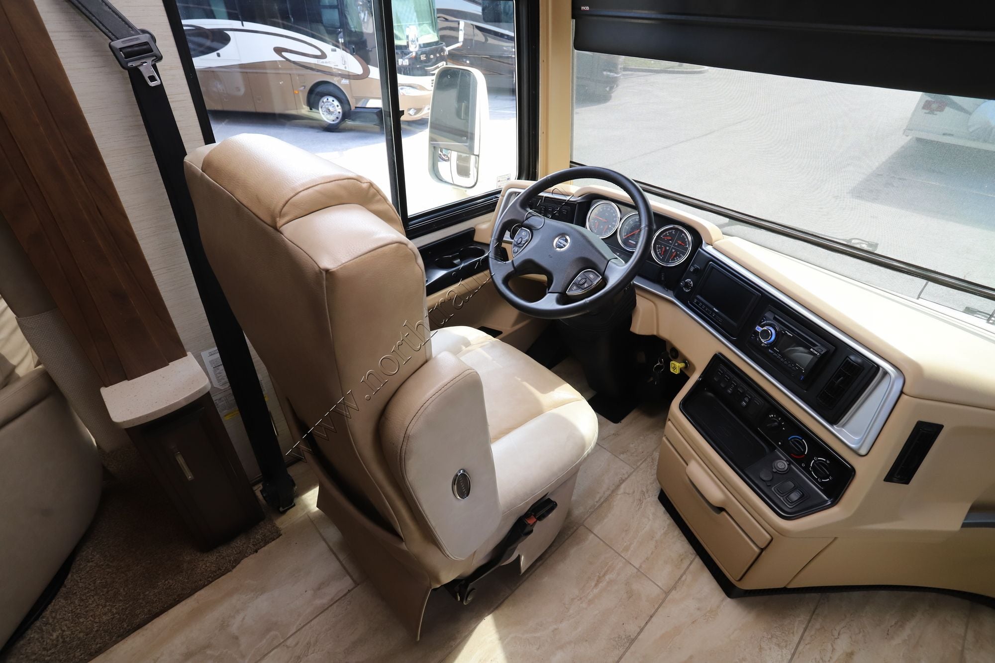 Used 2018 Newmar Ventana Le 4048 Class A  For Sale
