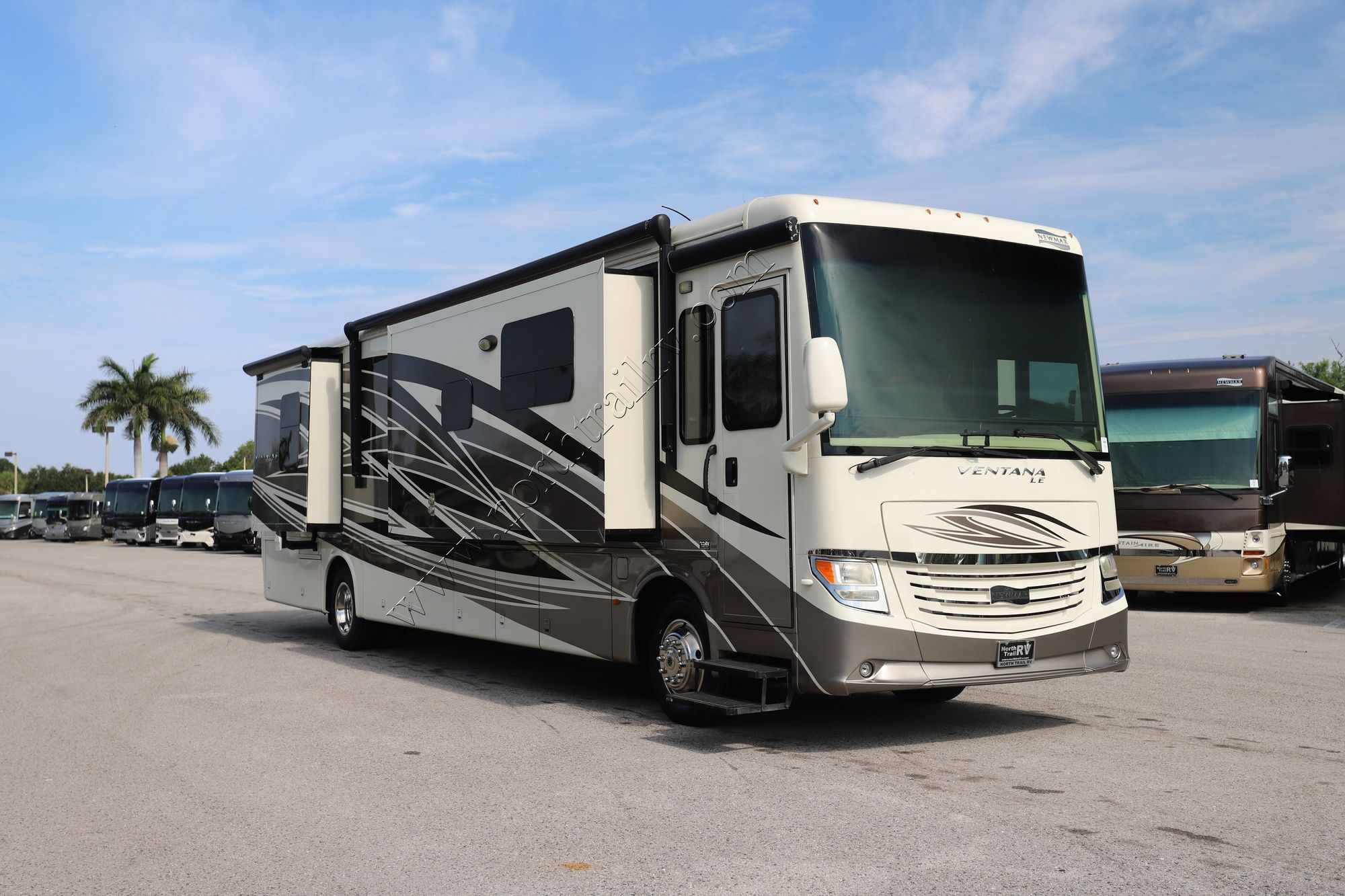 Used 2018 Newmar Ventana Le 4048 Class A  For Sale