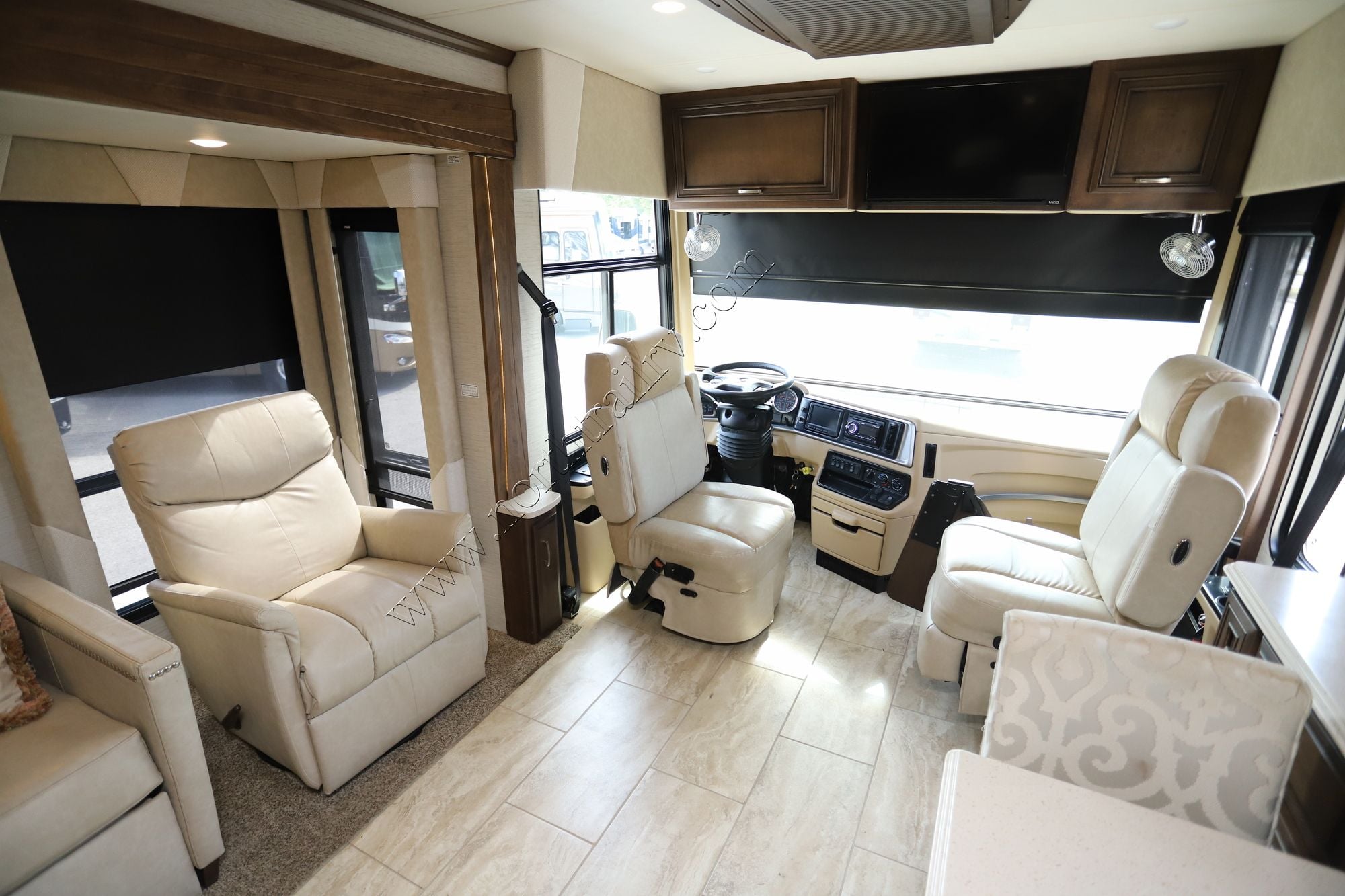 Used 2018 Newmar Ventana Le 4048 Class A  For Sale