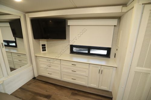 2023 Winnebago Forza 36H