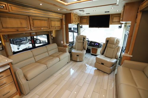 2019 Tiffin Motor Homes Phaeton 40IH