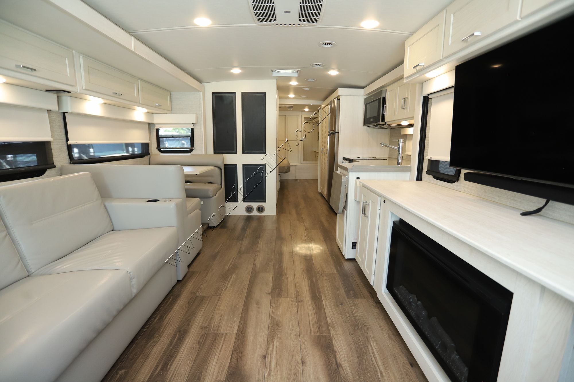 Used 2023 Winnebago Forza 36H Class A  For Sale