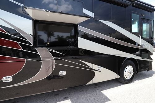 2019 Tiffin Motor Homes Phaeton 40IH