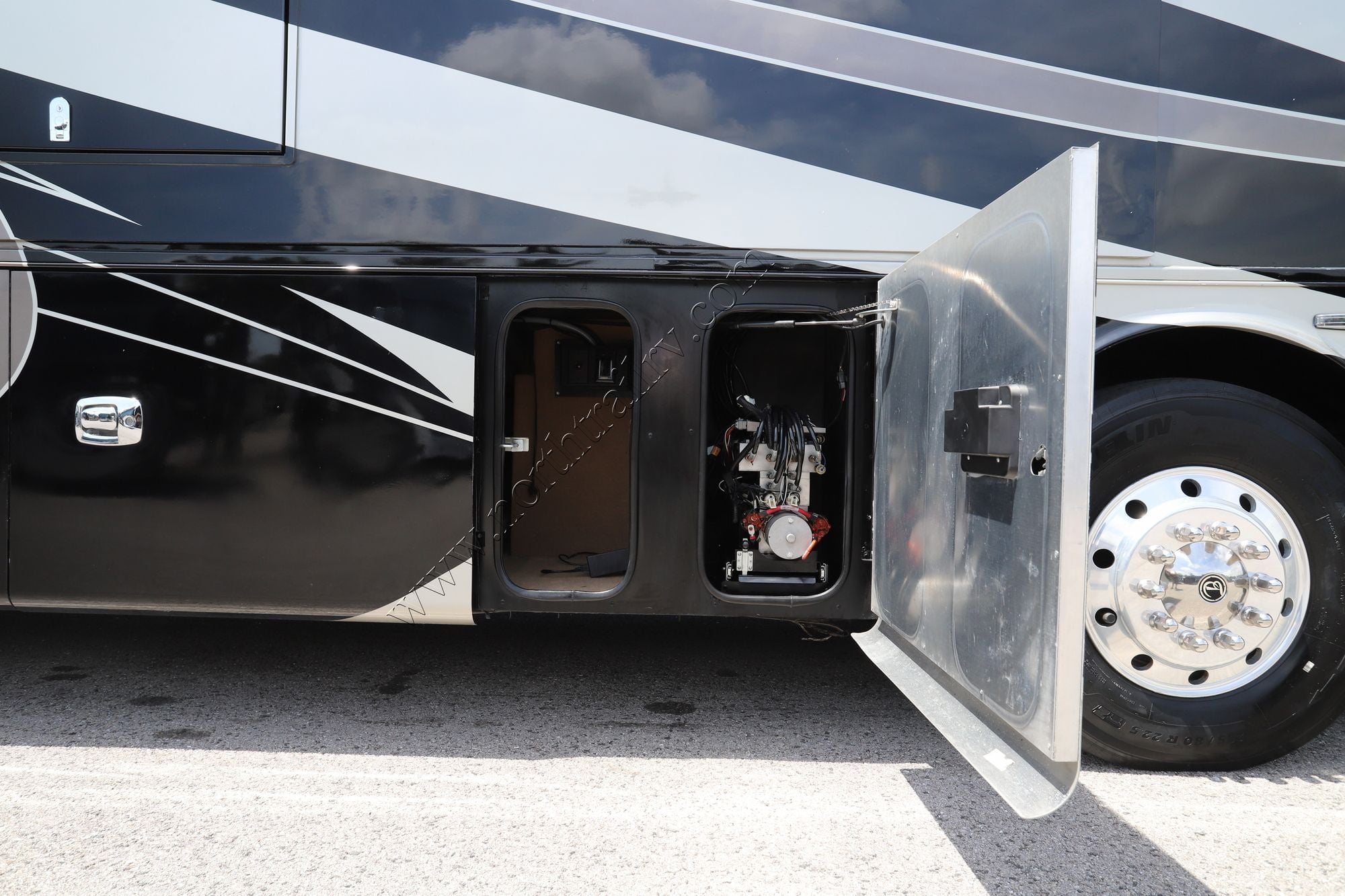 Used 2019 Tiffin Motor Homes Phaeton 40IH Class A  For Sale
