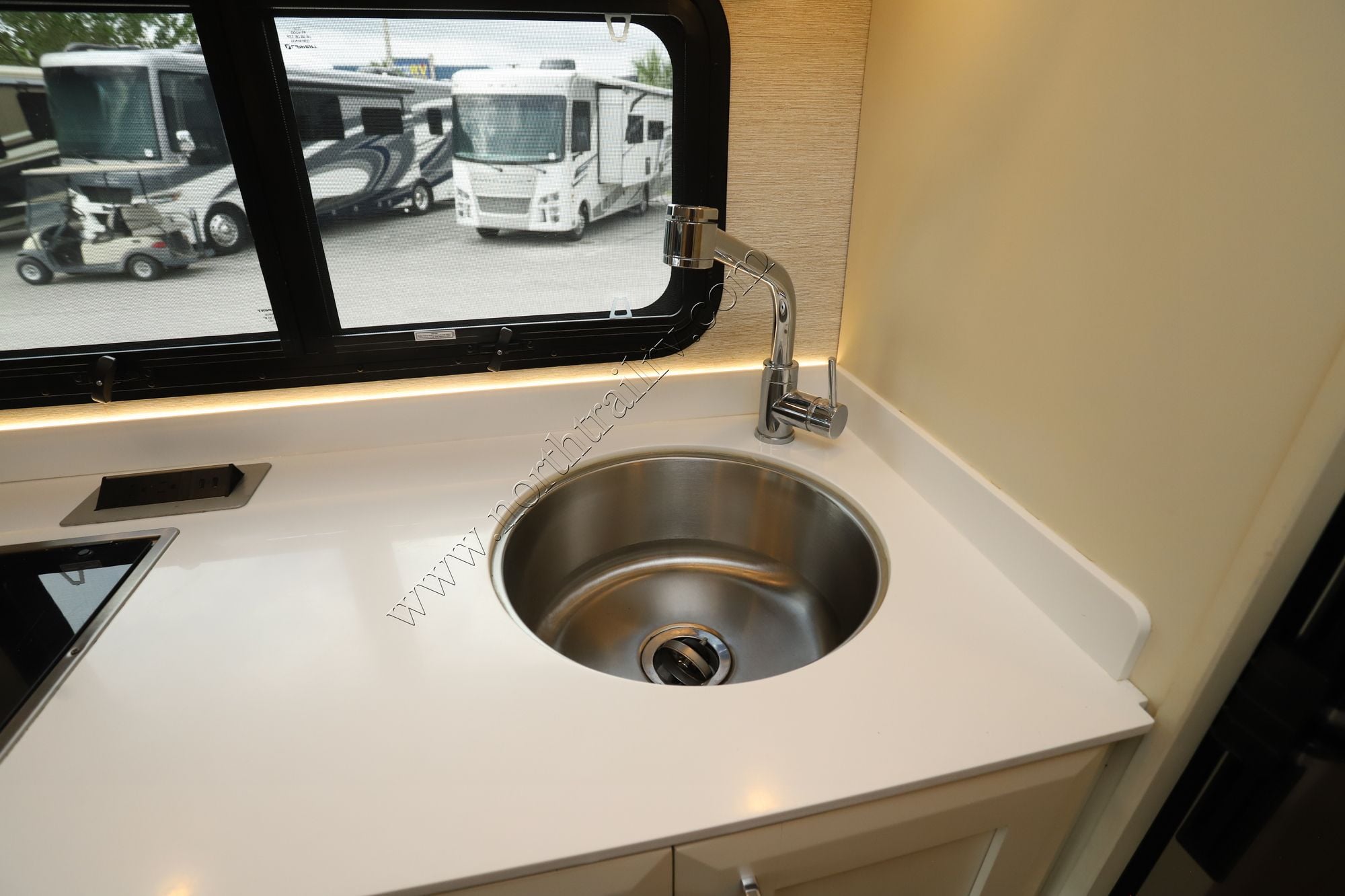 Used 2022 Tiffin Motor Homes Wayfarer 25RW Class C  For Sale
