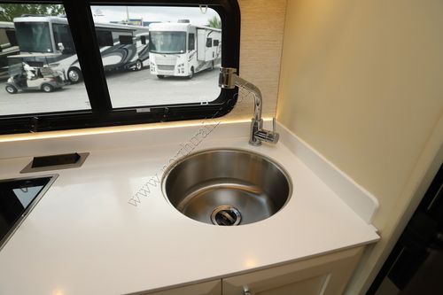 2022 Tiffin Motor Homes Wayfarer 25RW