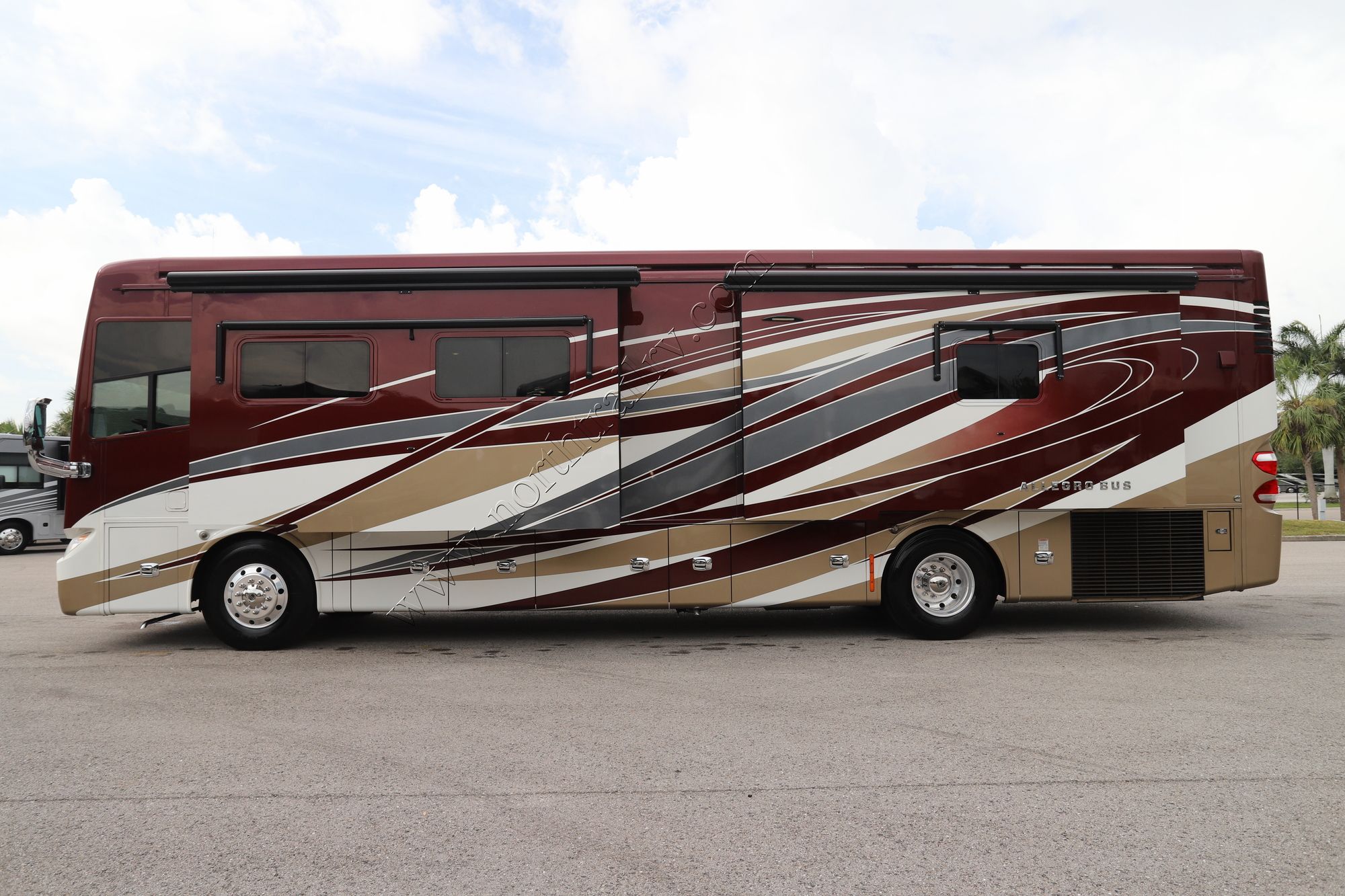 Used 2017 Tiffin Motor Homes Allegro Bus 37AP Class A  For Sale