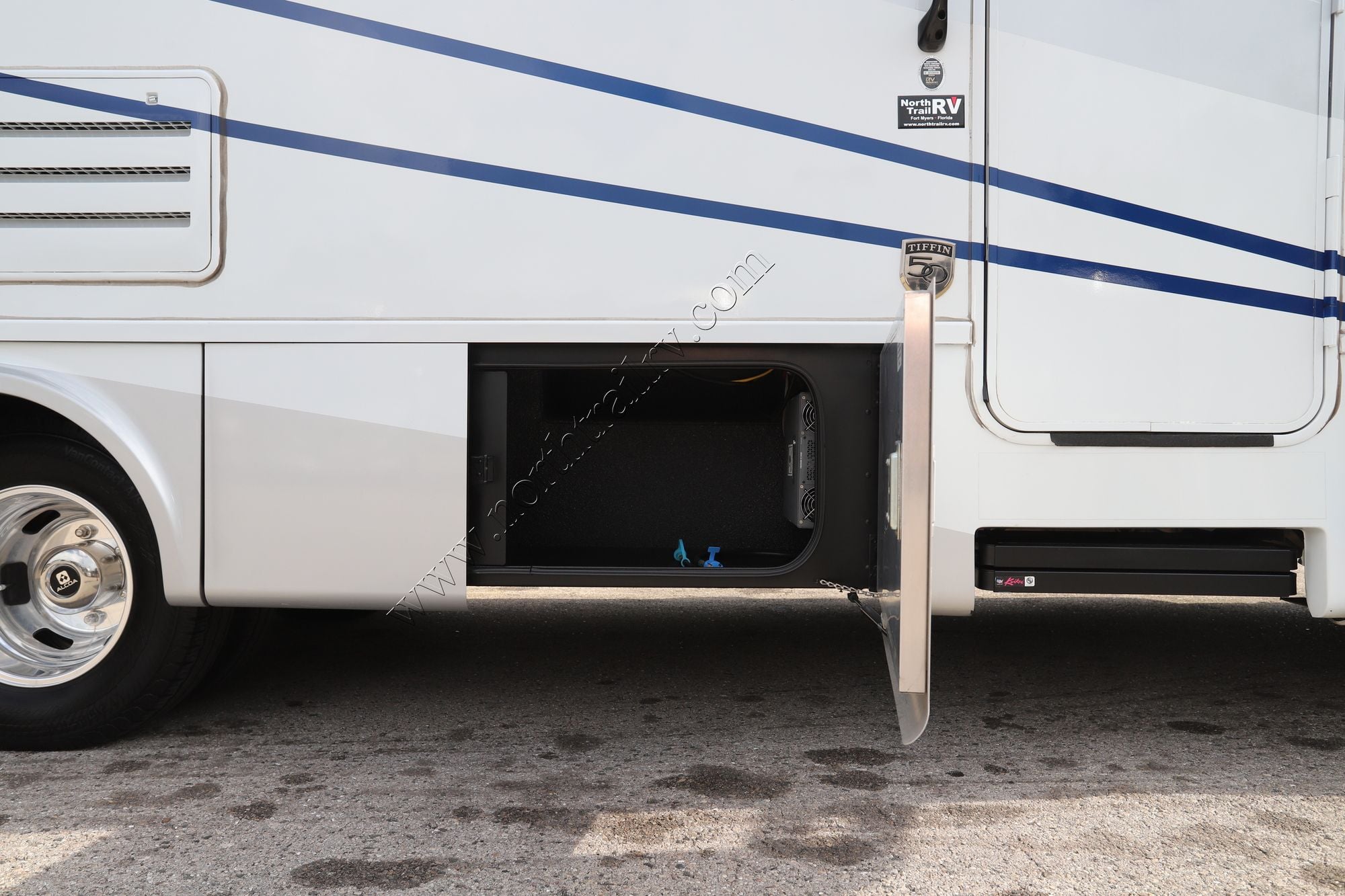 Used 2022 Tiffin Motor Homes Wayfarer 25RW Class C  For Sale