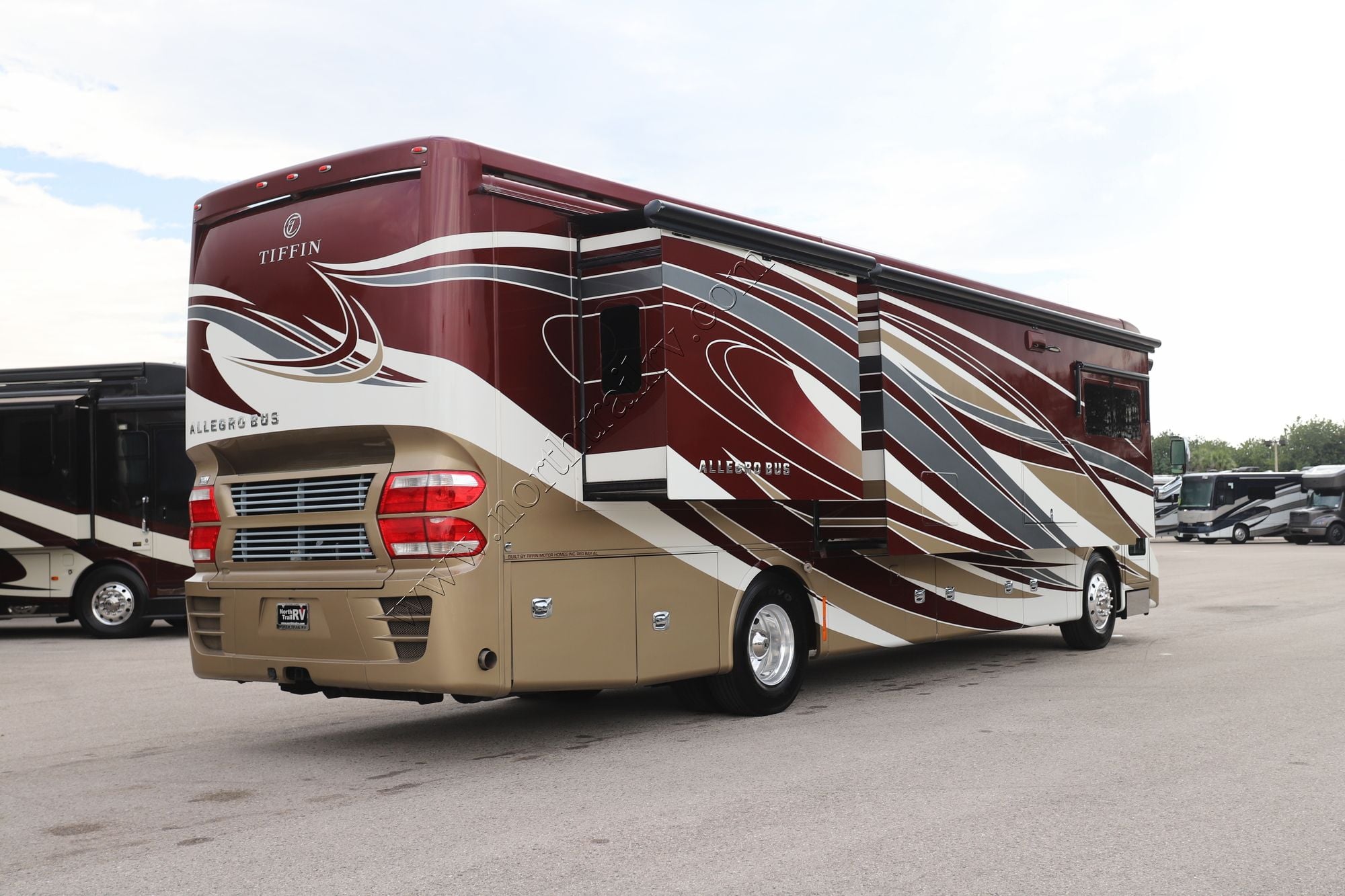 Used 2017 Tiffin Motor Homes Allegro Bus 37AP Class A  For Sale