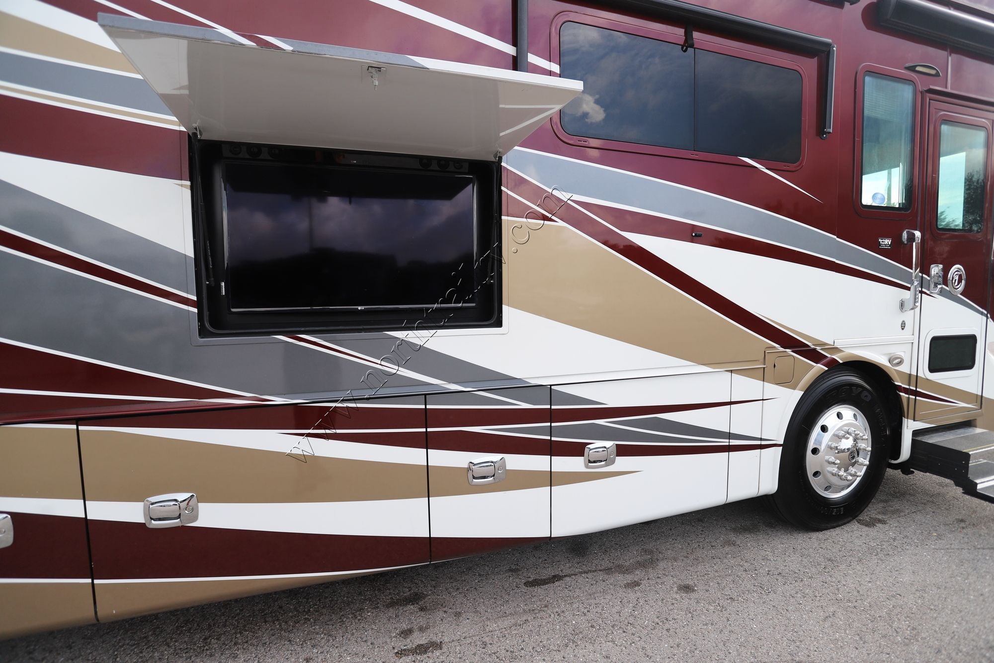 Used 2017 Tiffin Motor Homes Allegro Bus 37AP Class A  For Sale