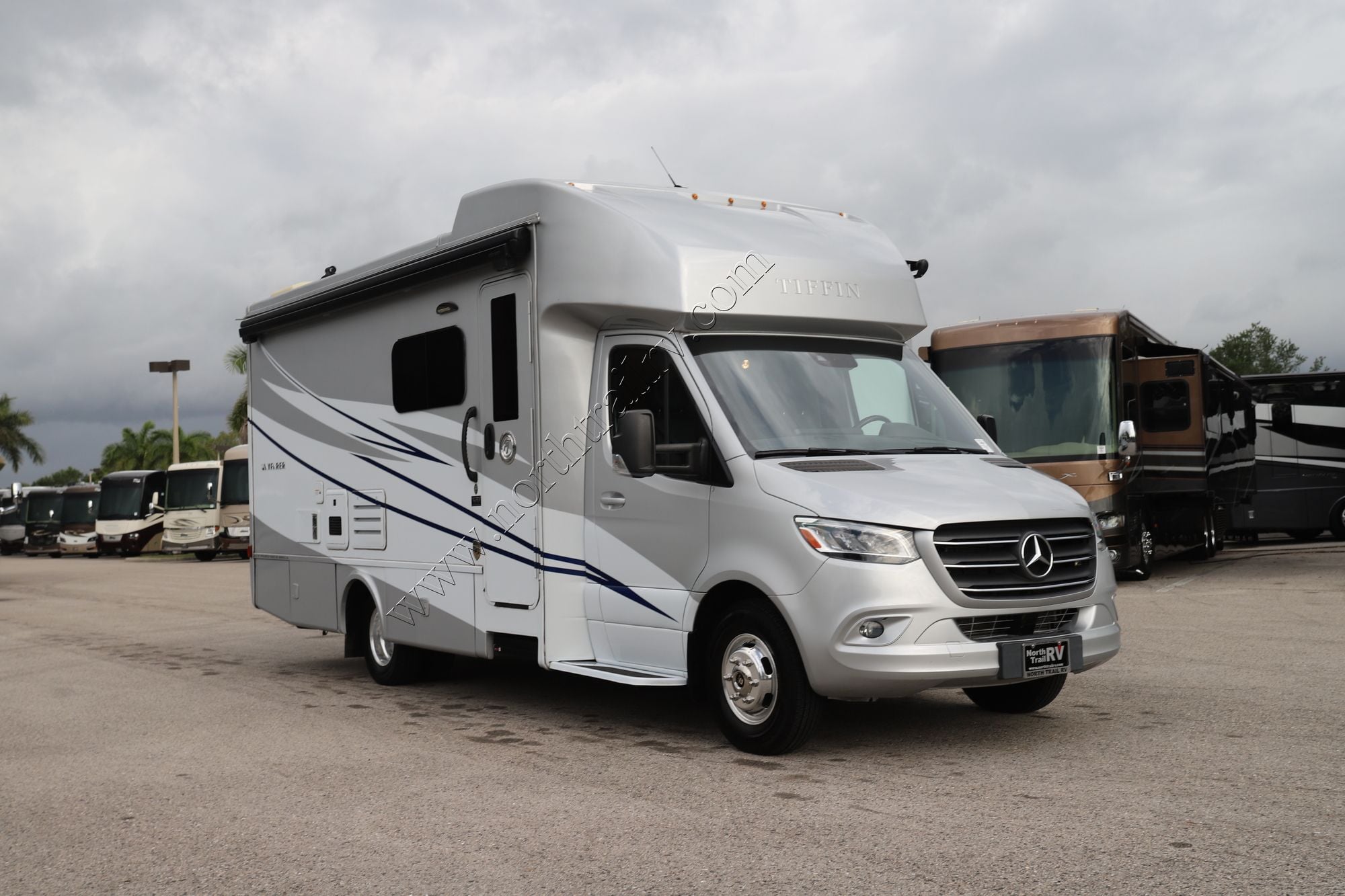 Used 2022 Tiffin Motor Homes Wayfarer 25RW Class C  For Sale