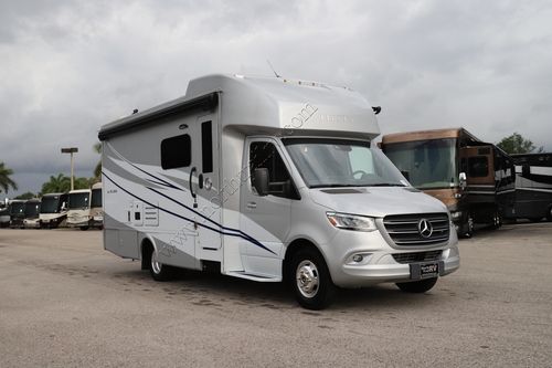 2022 Tiffin Motor Homes Wayfarer 25RW