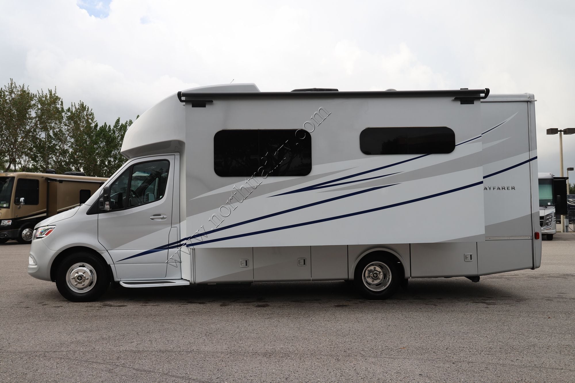 Used 2022 Tiffin Motor Homes Wayfarer 25RW Class C  For Sale