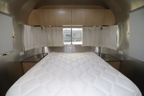 2020 Airstream Flying Cloud 27FBQ