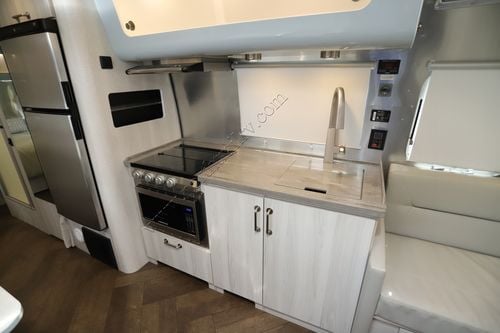 2023 Airstream International 28RBQ