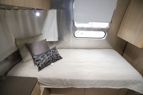 2018 Airstream Flying Cloud 27FB