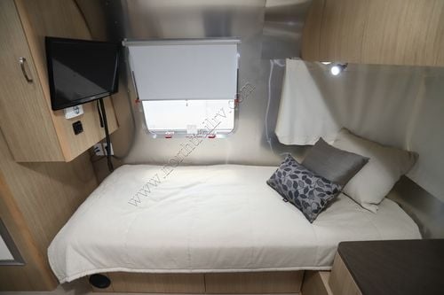 2018 Airstream Flying Cloud 27FB