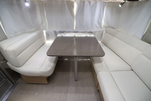2020 Airstream Flying Cloud 27FBQ