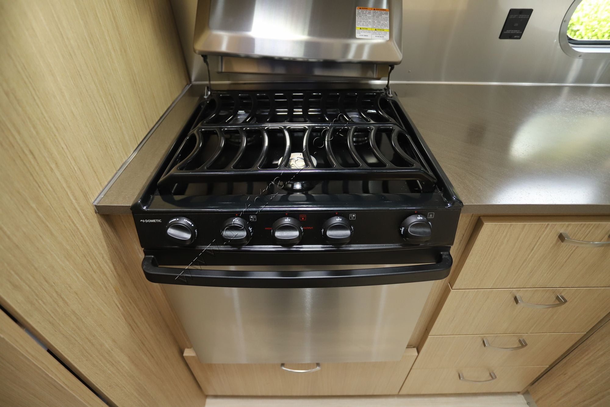 Used 2018 Airstream Flying Cloud 27FB Travel Trailer  For Sale