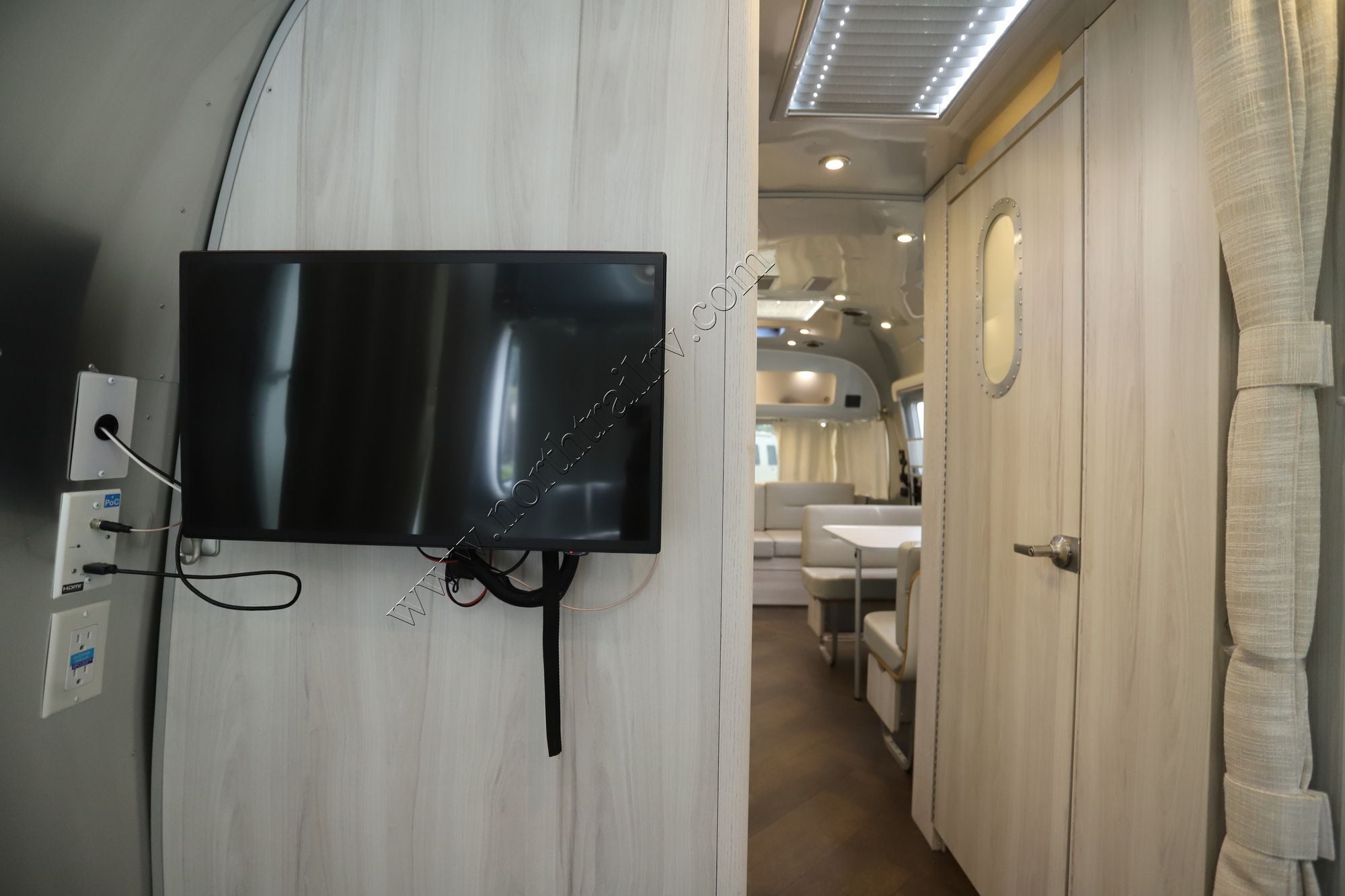Used 2023 Airstream International 28RBQ Travel Trailer  For Sale