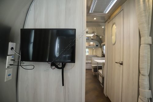 2023 Airstream International 28RBQ