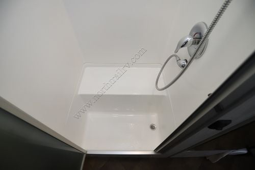 2023 Airstream International 28RBQ