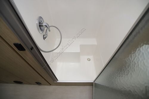 2018 Airstream Flying Cloud 27FB