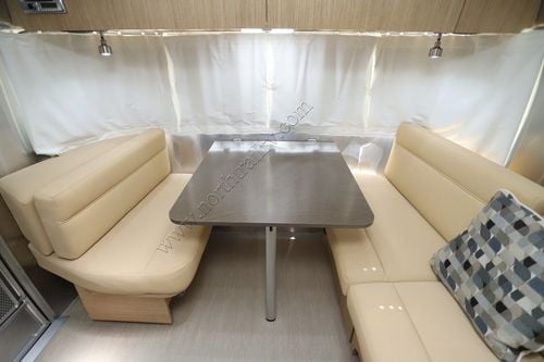 2018 Airstream Flying Cloud 27FB