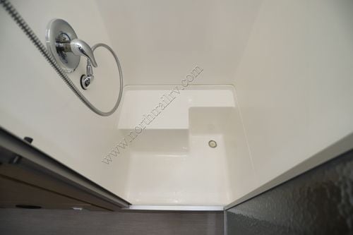 2020 Airstream Flying Cloud 27FBQ