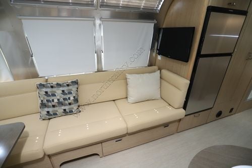 2018 Airstream Flying Cloud 27FB